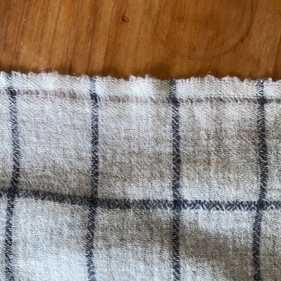 Cashmere Window Pane Scarf - Picture 8 of 8